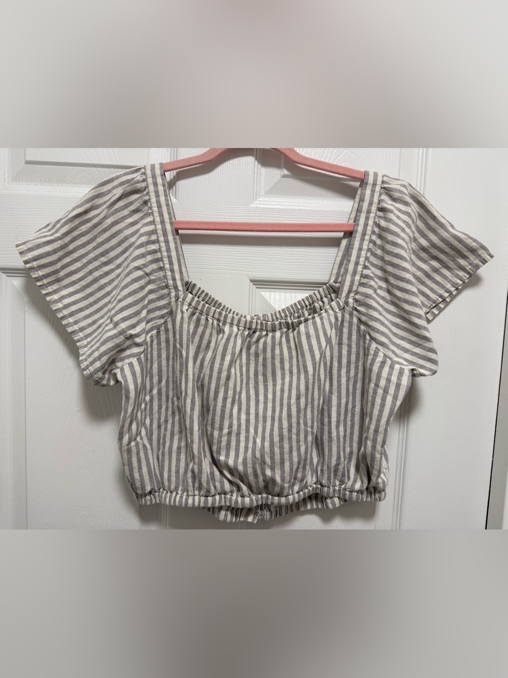 Madewell Striped White and Grey Flutter-Sleeve Button-Front Crop Top LARGE/LG - Picture 2 of 15